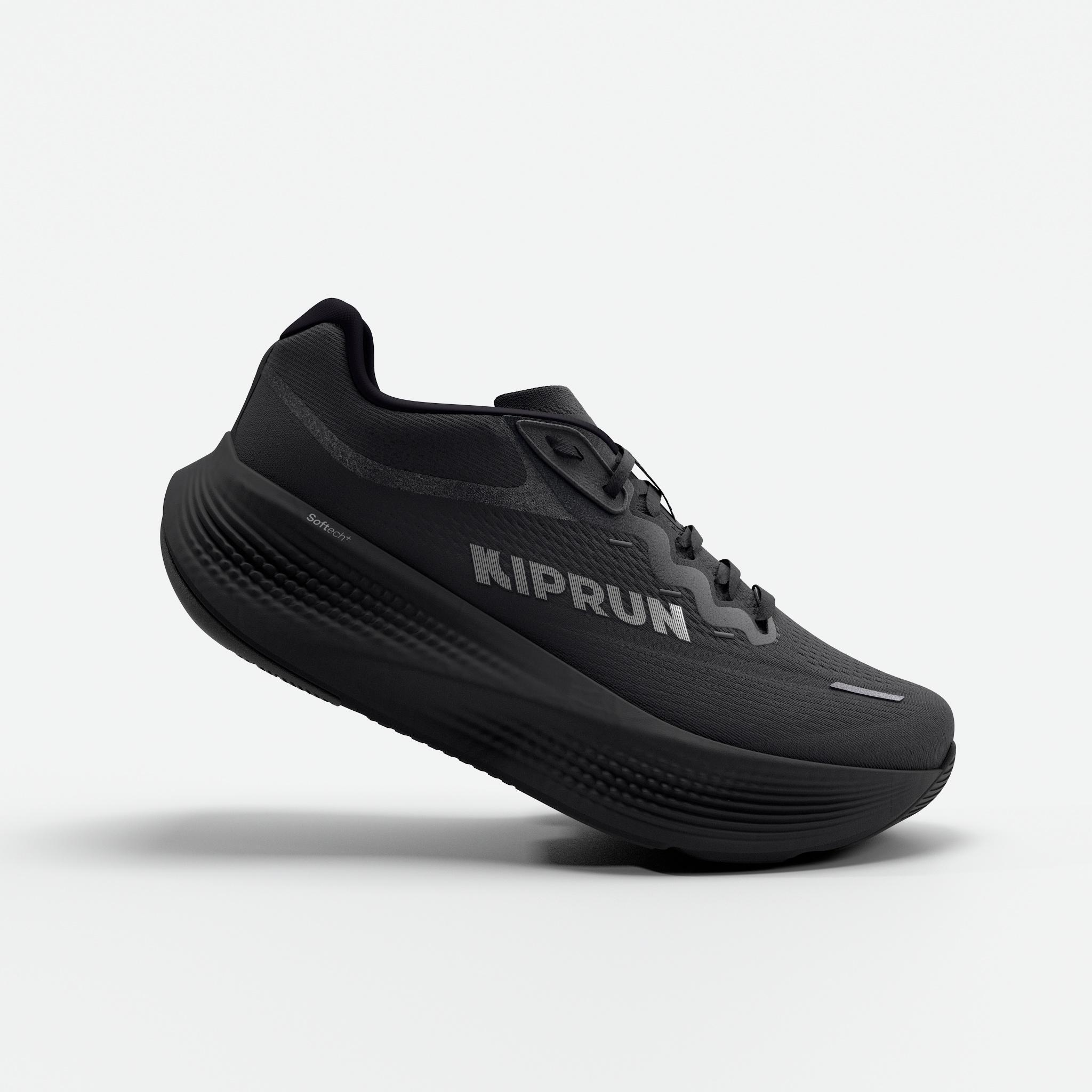 Kiprun Kipride Max men black shoe model8999015 with KIPRUN side branding, Softech+ high black sole and black mesh upper